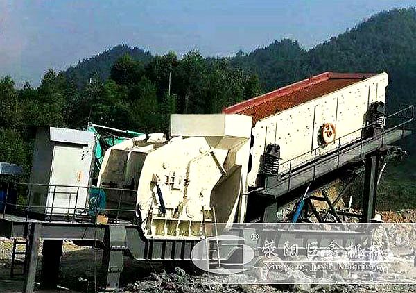 建筑垃圾移動破碎、篩分現(xiàn)場